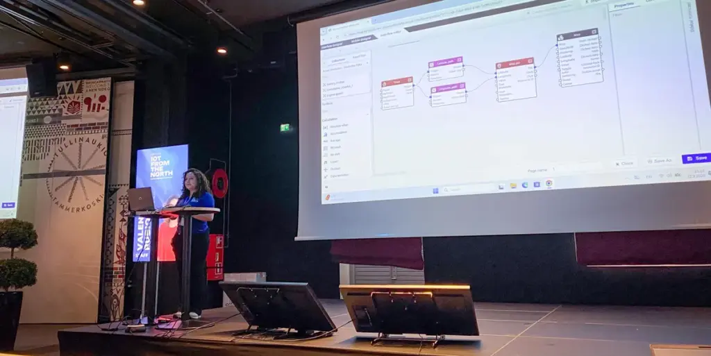 Valentina Rubio-Ruíz presenting